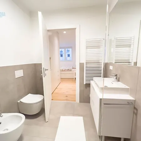 Blue Life 1b Tirabora Short Rent, Con Parcheggio Privato شقة ترييستي