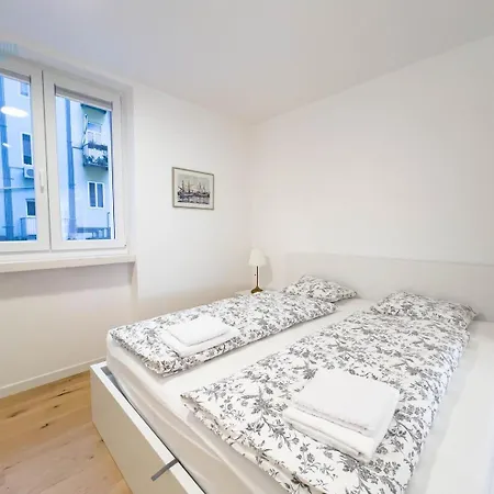 Blue Life 1b Tirabora Short Rent, Con Parcheggio Privato شقة