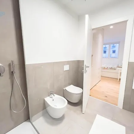 Blue Life 1b Tirabora Short Rent, Con Parcheggio Privato شقة ترييستي