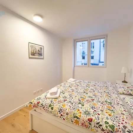 Blue Life 1b Tirabora Short Rent, Con Parcheggio Privato شقة