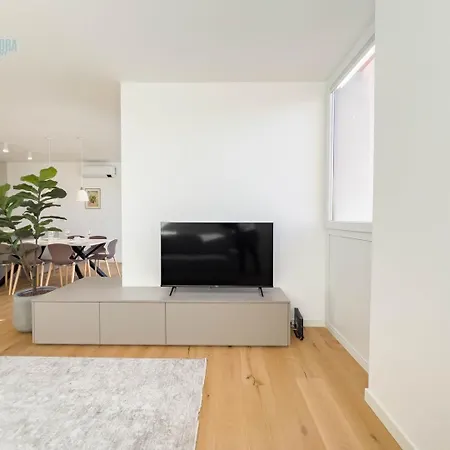 Blue Life 1b Tirabora Short Rent *