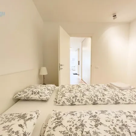 Blue Life 1b Tirabora Short Rent, Con Parcheggio Privato *